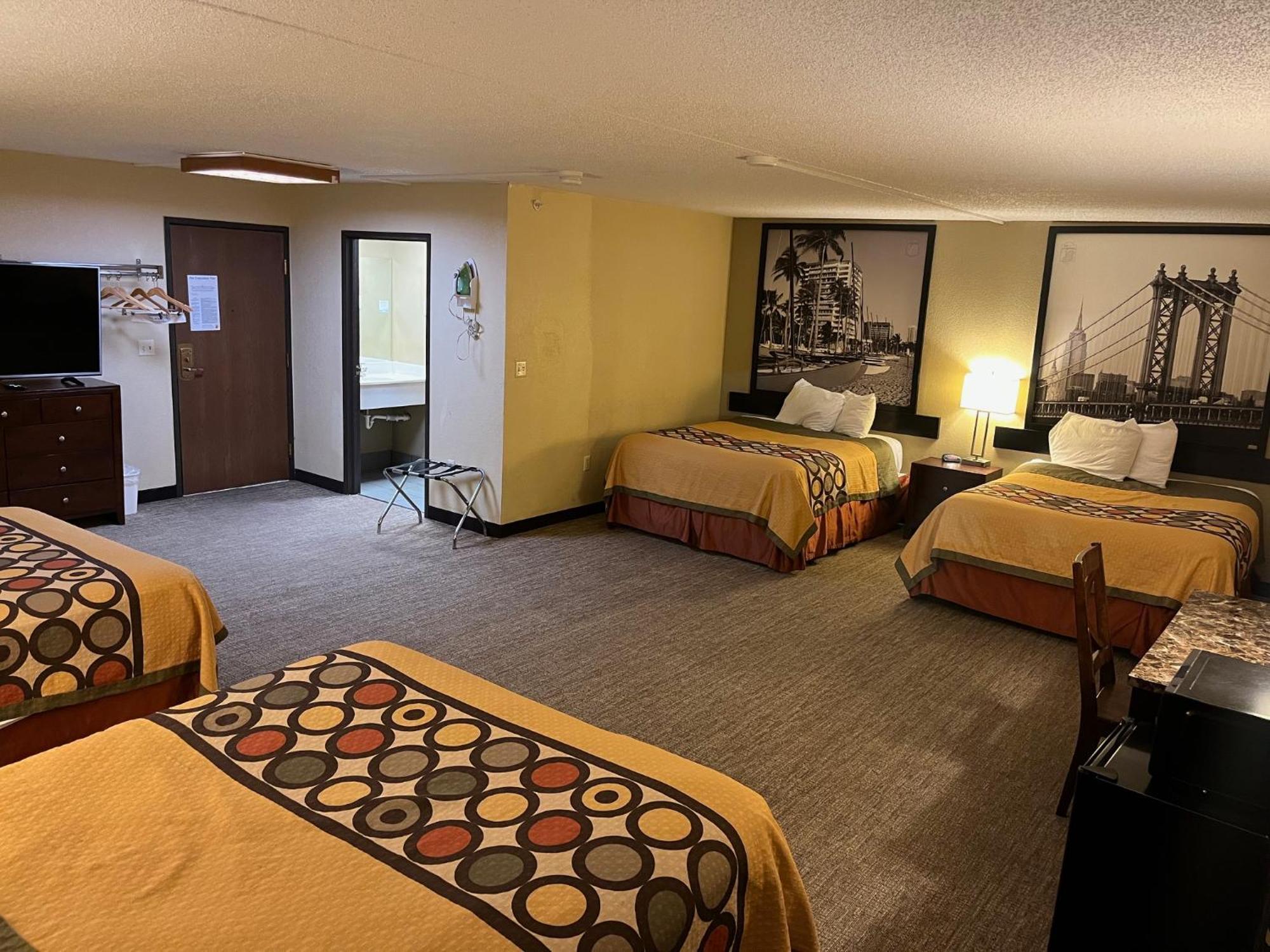 Super 8 By Wyndham Wichita North Hotel Exterior photo